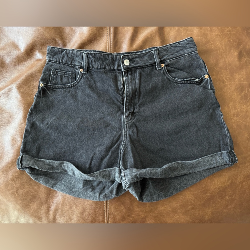 H&M black Jean shorts